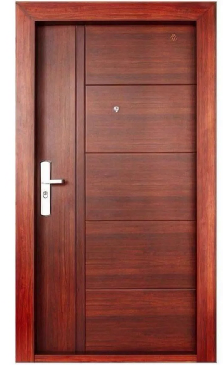 Puerta de seguridad en caoba con diseño de líneas horizontales y manija de seguridad, Ibagué